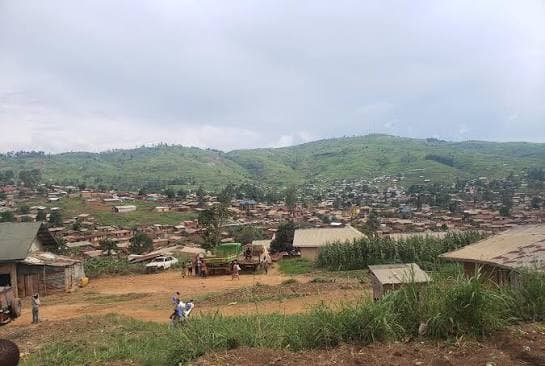 Vue de la ville de Mungwalu en Ituri.